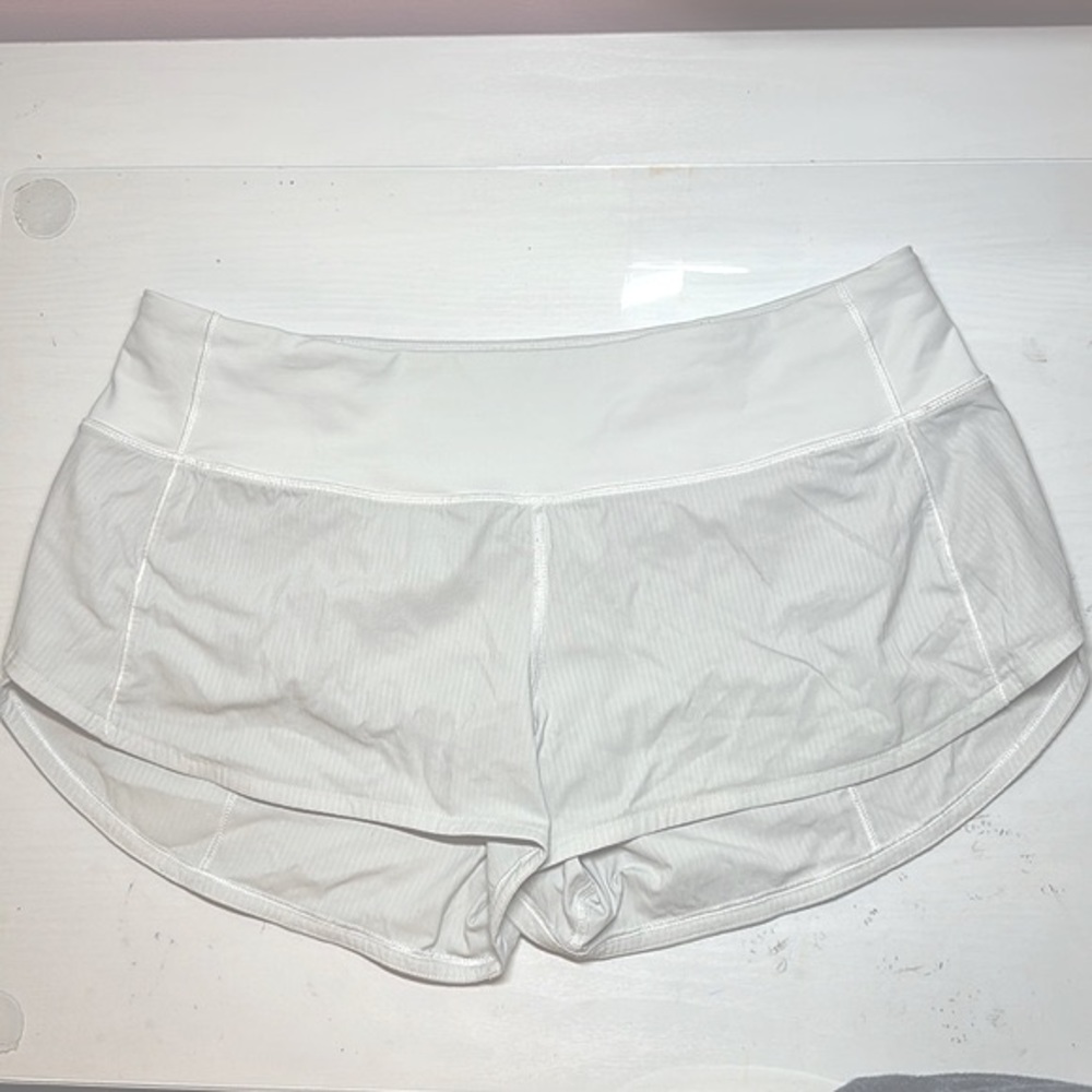 Lululemon Speed Up Low Rise Shorts size 6